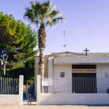 Invece la cappella di San Girolamo che ha regalato il nome al rione costiero a nord-est del centro, non esiste pi�. Presente in quell�area da �tempi remoti�, fu abbattuta in una data non precisata. Al suo posto, nel 1958, � per� stata edificata una parrocchia omonima situata nei pressi del Lungomare IX Maggio